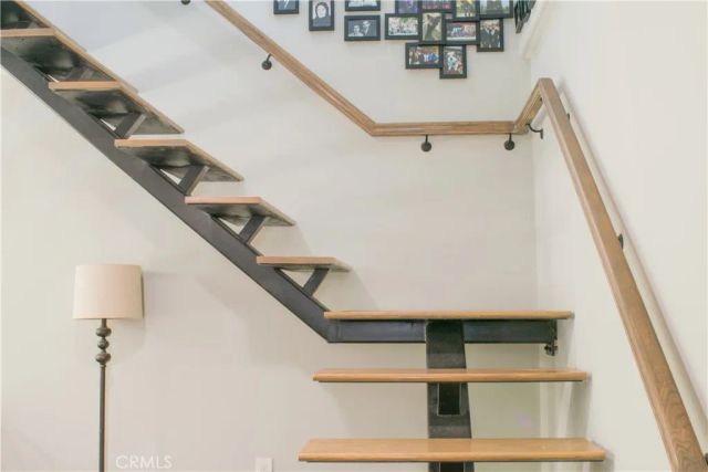 542 N Kilkea Drive, Los Angeles, CA 90048