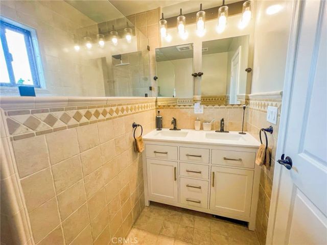 542 N Kilkea Drive, Los Angeles, CA 90048