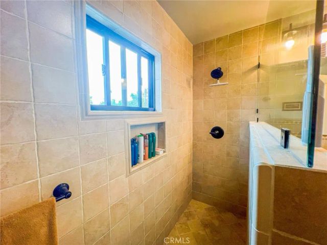 542 N Kilkea Drive, Los Angeles, CA 90048