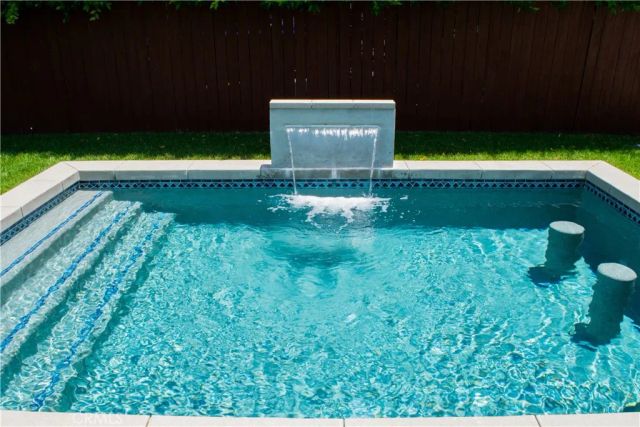 542 N Kilkea Drive, Los Angeles, CA 90048