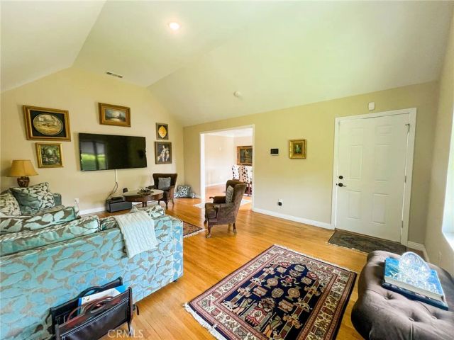 542 N Kilkea Drive, Los Angeles, CA 90048