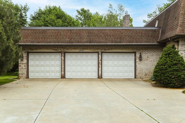 2999 Stinson Court, New Brighton, MN 55112