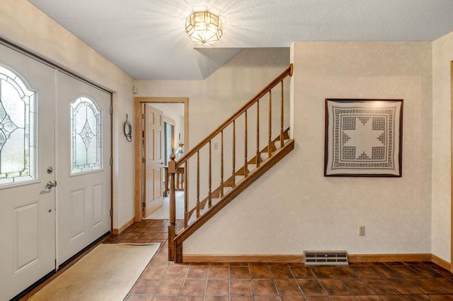 2999 Stinson Court, New Brighton, MN 55112