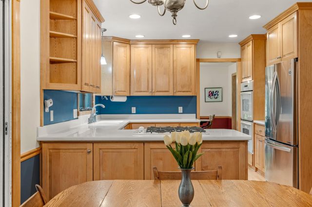 2999 Stinson Court, New Brighton, MN 55112