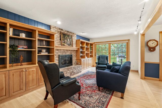 2999 Stinson Court, New Brighton, MN 55112