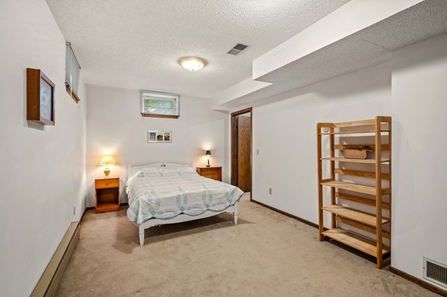 2999 Stinson Court, New Brighton, MN 55112