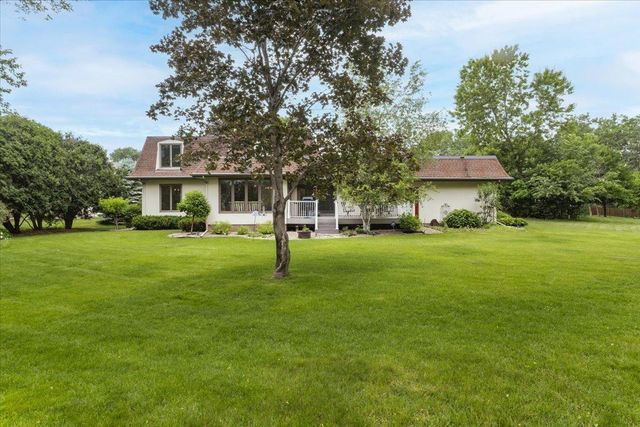 2999 Stinson Court, New Brighton, MN 55112