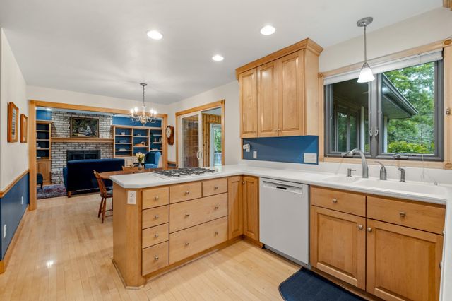 2999 Stinson Court, New Brighton, MN 55112