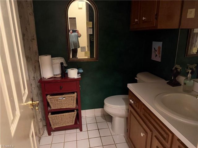 140 White Oak Circle, Reidsville, NC 27320
