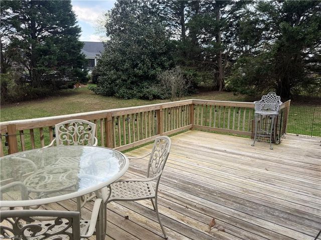 140 White Oak Circle, Reidsville, NC 27320