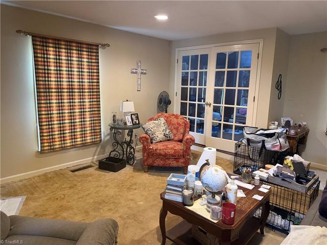 140 White Oak Circle, Reidsville, NC 27320