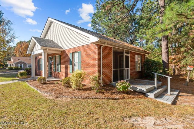 1302 Chancery Court, Aberdeen, NC 28315