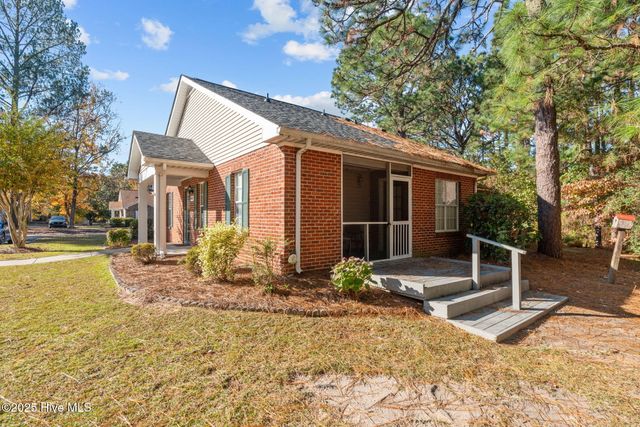1302 Chancery Court, Aberdeen, NC 28315
