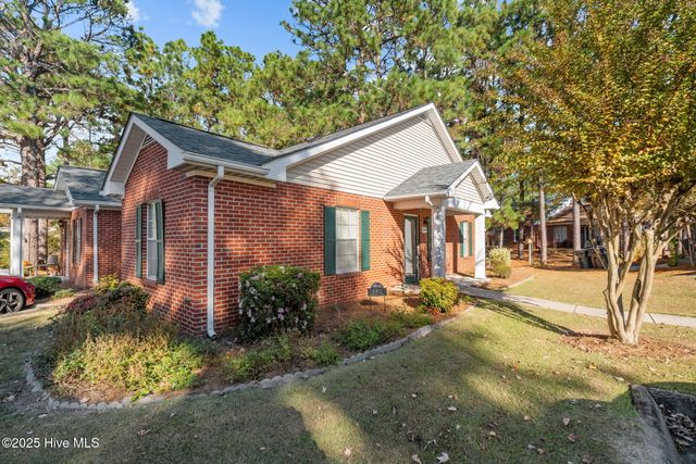 1302 Chancery Court, Aberdeen, NC 28315