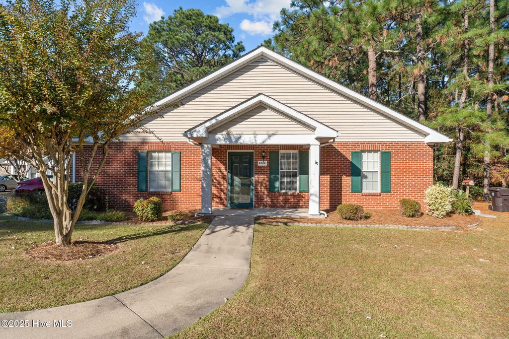 1302 Chancery Court, Aberdeen, NC 28315
