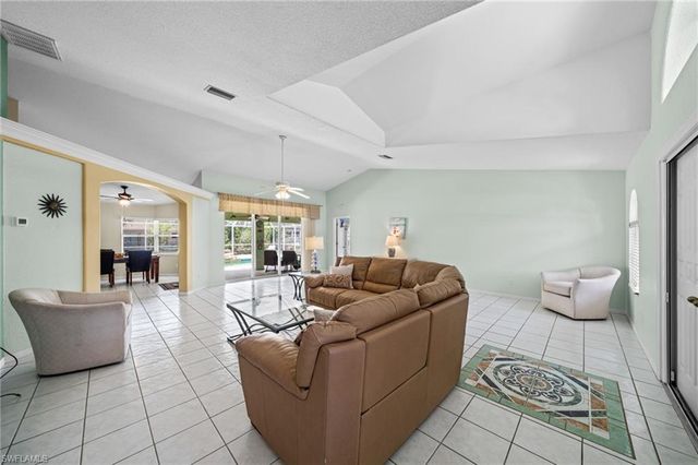 164 SE 19th LN, Cape Coral, FL 33990