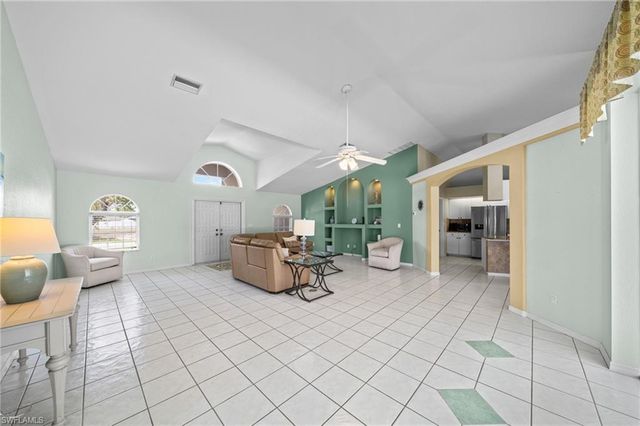 164 SE 19th LN, Cape Coral, FL 33990