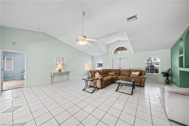 164 SE 19th LN, Cape Coral, FL 33990