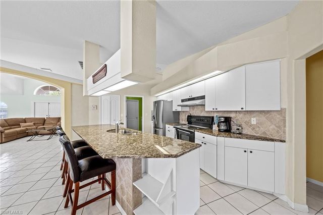 164 SE 19th LN, Cape Coral, FL 33990
