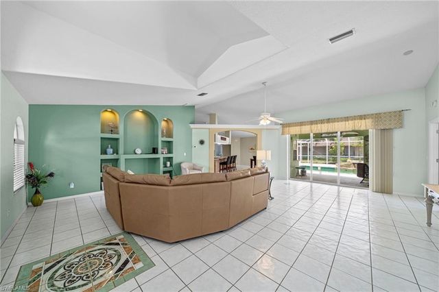 164 SE 19th LN, Cape Coral, FL 33990
