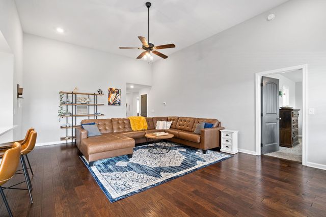 354 Wingfield Dr, Clarksville, TN 37043