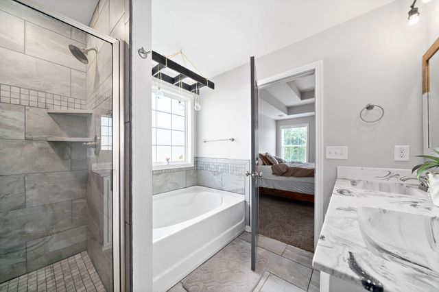 354 Wingfield Dr, Clarksville, TN 37043