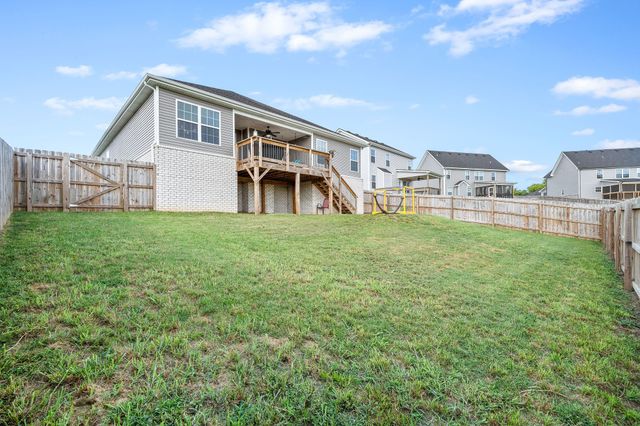 354 Wingfield Dr, Clarksville, TN 37043