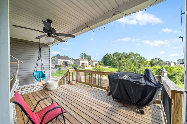 354 Wingfield Dr, Clarksville, TN 37043