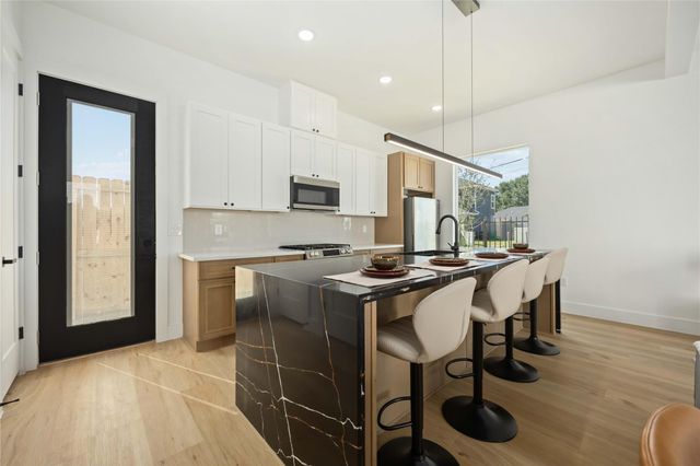 4202 Kewanee Street B, Houston, TX 77051