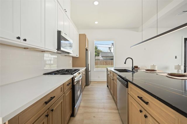 4202 Kewanee Street B, Houston, TX 77051