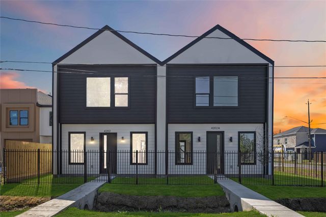 4202 Kewanee Street B, Houston, TX 77051