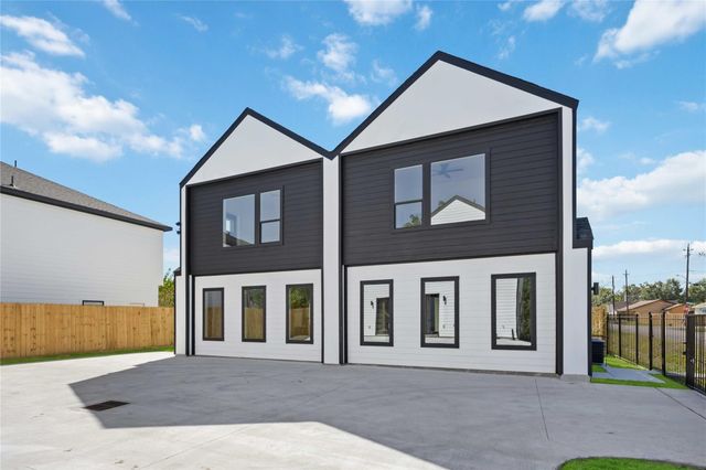 4202 Kewanee Street B, Houston, TX 77051