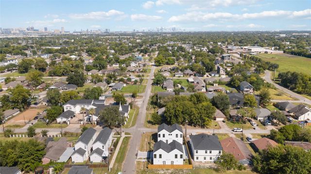 4202 Kewanee Street B, Houston, TX 77051