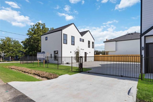 4202 Kewanee Street B, Houston, TX 77051