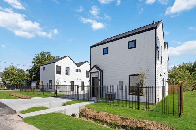 4202 Kewanee Street B, Houston, TX 77051