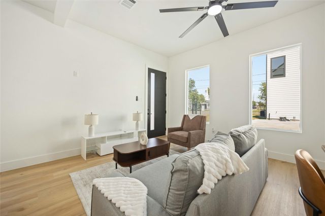 4202 Kewanee Street B, Houston, TX 77051