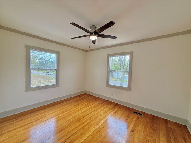 209 W Commerce Street, Hartford, AL 36344