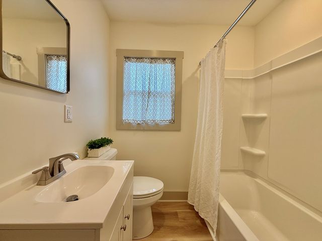 209 W Commerce Street, Hartford, AL 36344