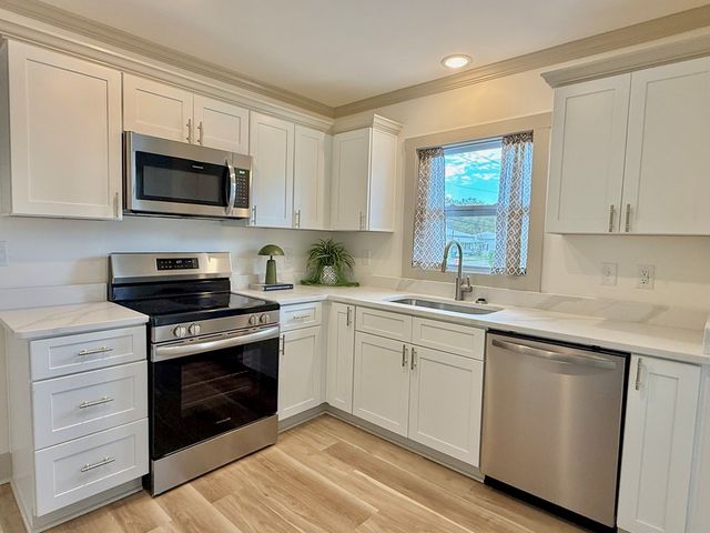 209 W Commerce Street, Hartford, AL 36344