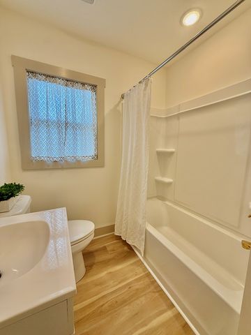 209 W Commerce Street, Hartford, AL 36344