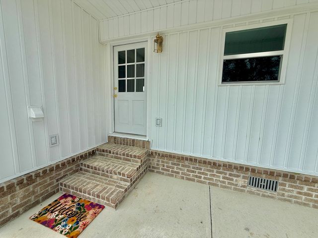 209 W Commerce Street, Hartford, AL 36344