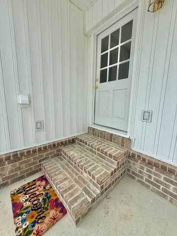 209 W Commerce Street, Hartford, AL 36344