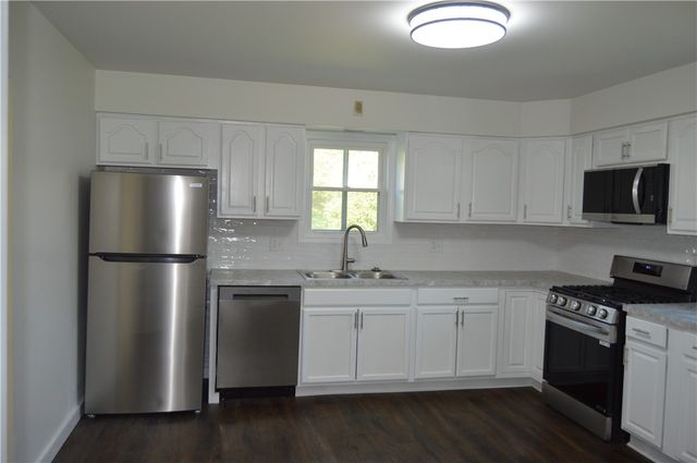 1701 Old Butler Rd, Shenango Twp, PA 16101