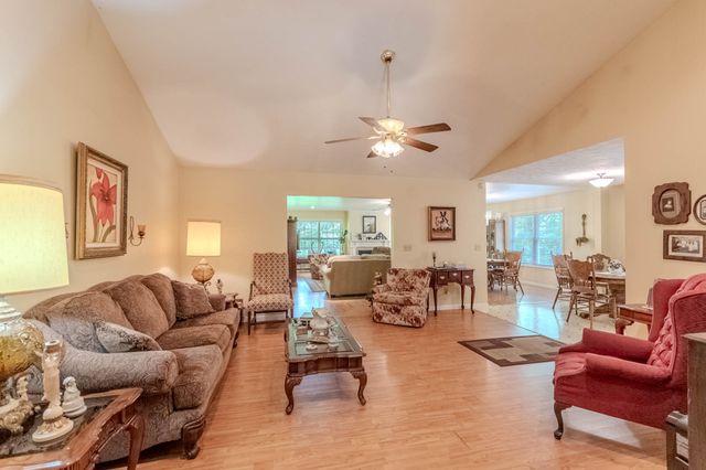 163 Shady Ln, Hohenwald, TN 38462