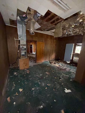 1104 John Paul Jones Ave, Leesville, LA 71446