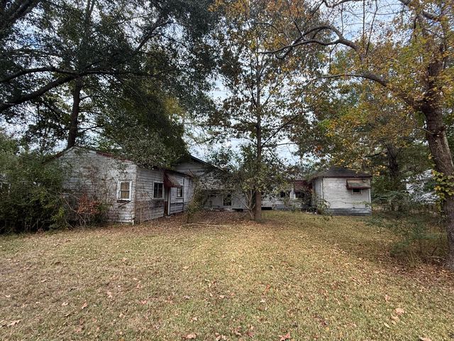 1104 John Paul Jones Ave, Leesville, LA 71446