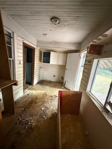 1104 John Paul Jones Ave, Leesville, LA 71446