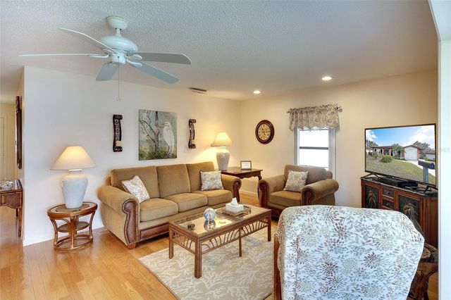 6004 VIVIENDA DRIVE 8, Bradenton, FL 34207