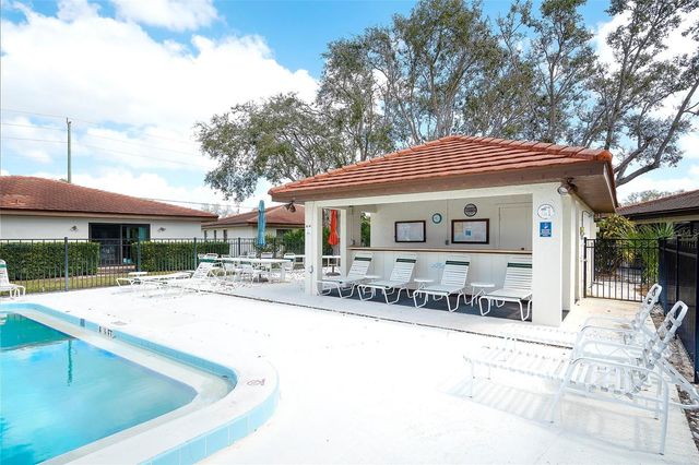 6004 VIVIENDA DRIVE 8, Bradenton, FL 34207