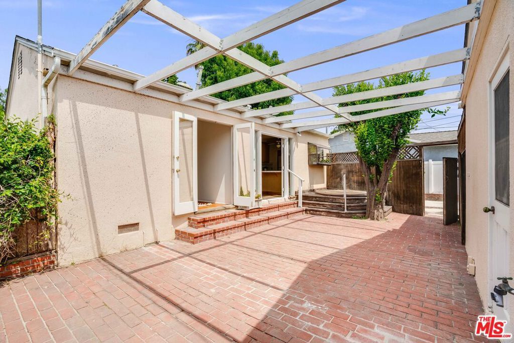property-img
